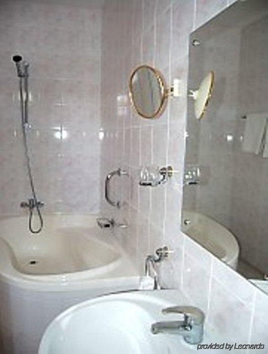 Elite Hotel Oradea Cameră foto